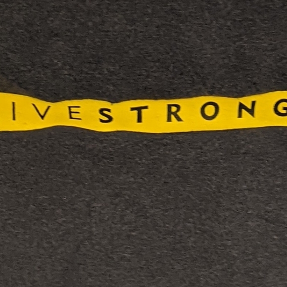 Women's Medium Livestrong Top - Picture 3 of 3